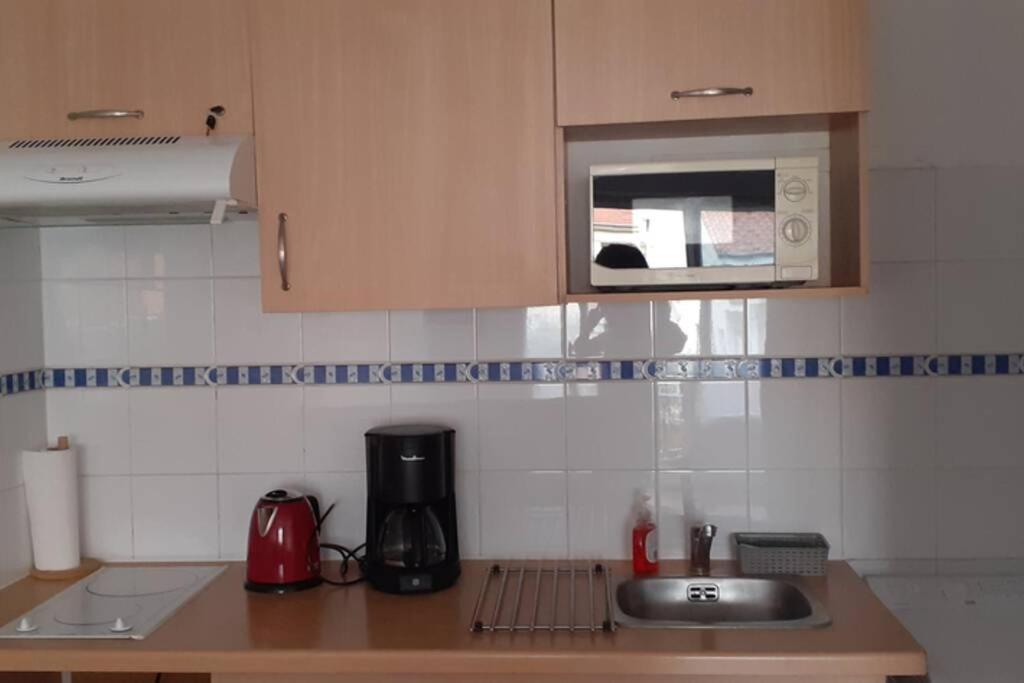 Agreable Logement Proche De La Gare Et Du Polygone Apartment Beziers Exterior photo